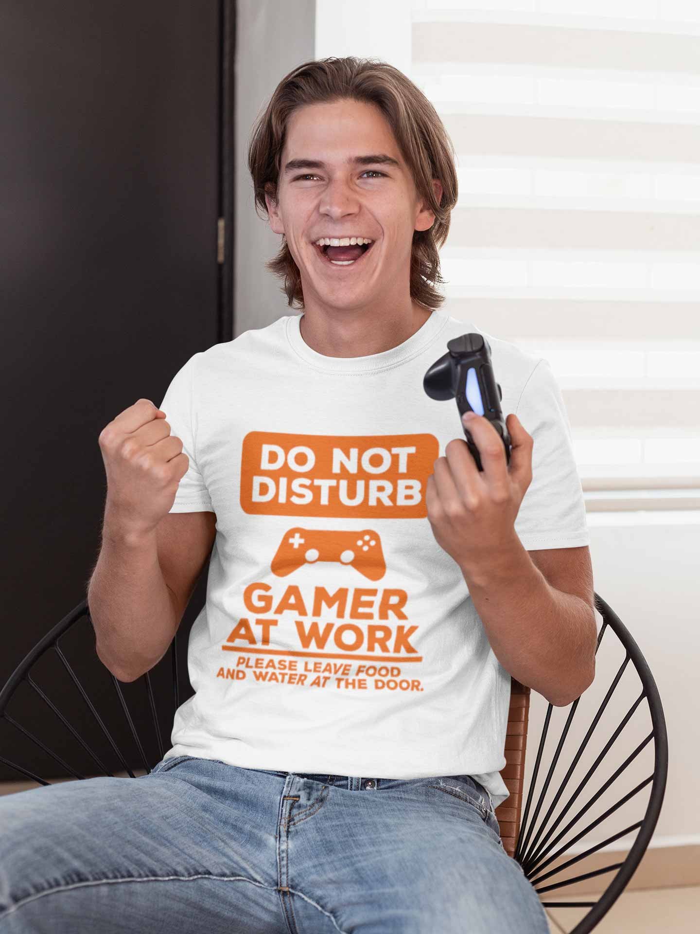 Tshirt homme - do not disturb gamer at work please leave food and water at the door (Copie)